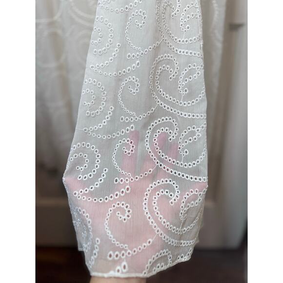 NWT Alice & Olivia White V Neck Eyelet Lace Vanna Maxi Dress Size 6 - Picture 9 of 16